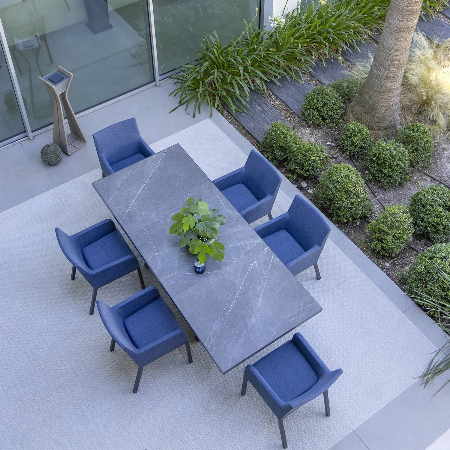 découvrez une large sélection de céramiques pour le jardin : pots, jardinières, statues et décorations artisanales pour embellir vos espaces extérieurs avec style et originalité.