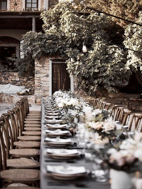 découvrez les plus belles idées et tendances pour un décor de mariage extérieur en 2025. inspirez-vous pour créer une cérémonie inoubliable, élégante et personnalisée en plein air !