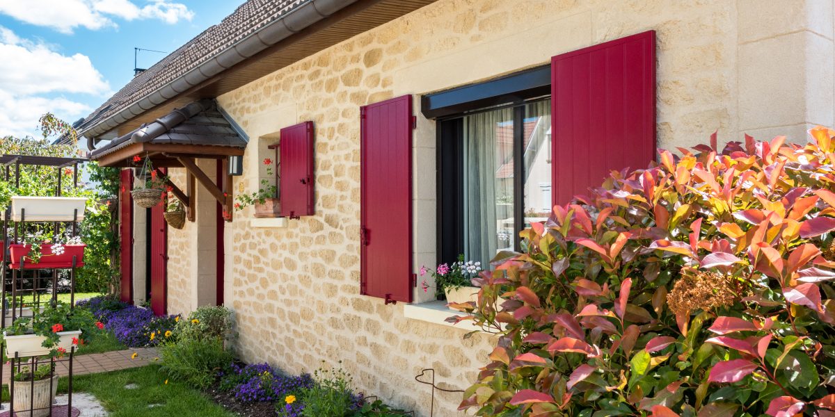 découvrez des idées et conseils pour sublimer votre façade avec une décoration en pierre. inspirez-vous de styles authentiques et modernes pour donner du cachet à votre maison !