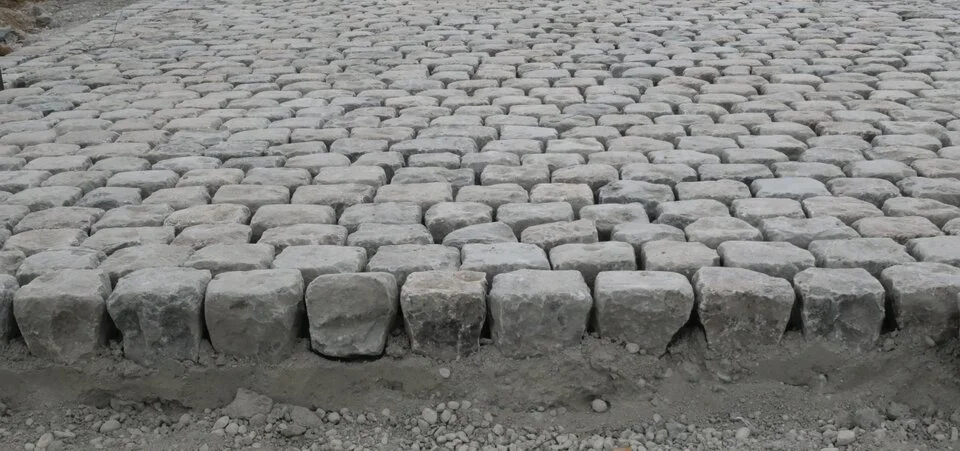 Comment réussir la pose d’un mortier paysager PRB pour un aménagement extérieur durable ?
