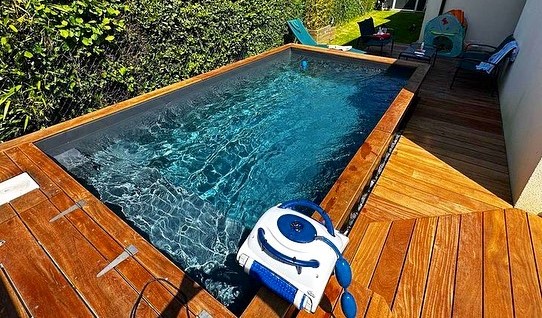 découvrez notre guide 2025 pour construire une piscine container : astuces, étapes clés et conseils pratiques pour un projet réussi et tendance.