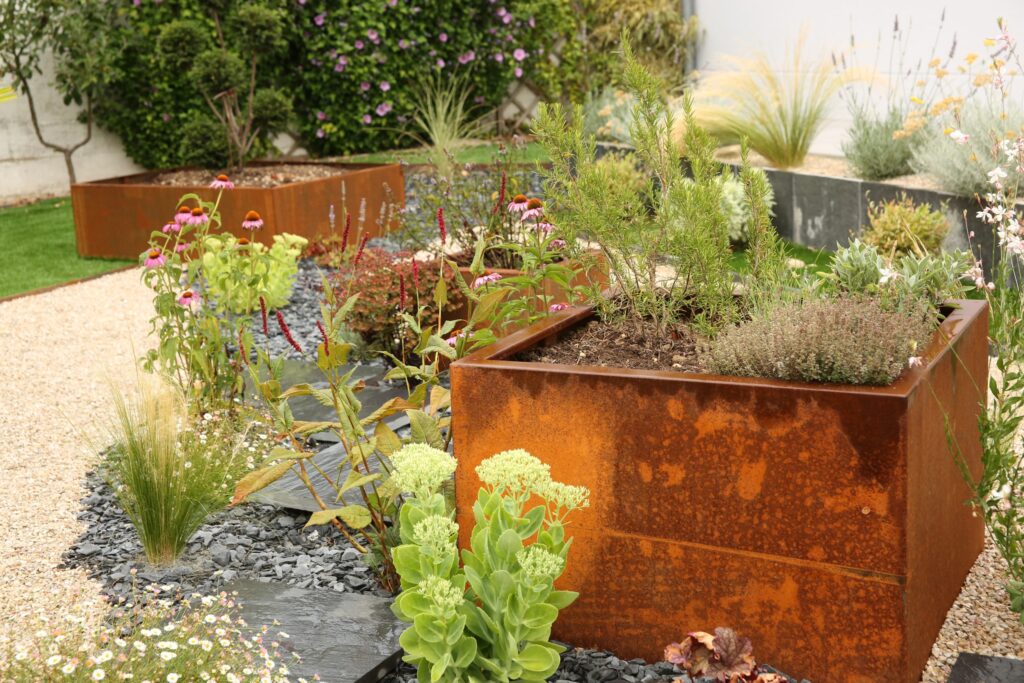 découvrez nos conseils essentiels pour réussir la croissance de vos plantes de jardin et obtenir un espace verdoyant et florissant toute l'année.