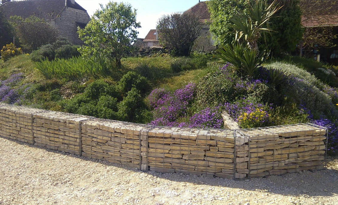 découvrez les tendances 2025 en aménagement paysager avec la pierre naturelle : élégance, durabilité et design personnalisé pour sublimer vos espaces extérieurs.