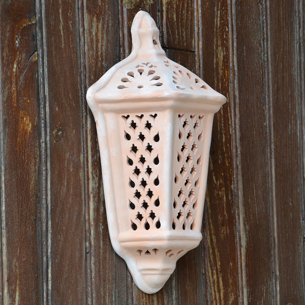 découvrez notre collection de décoration murale en terre cuite extérieure, idéale pour sublimer vos murs avec un style naturel et authentique.