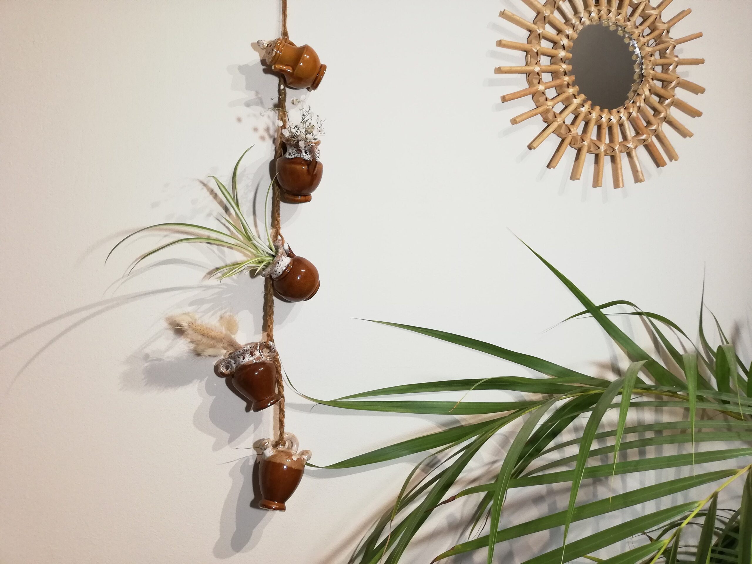 découvrez nos décorations murales en terre cuite, idéales pour sublimer vos espaces extérieurs avec authenticité et charme naturel.