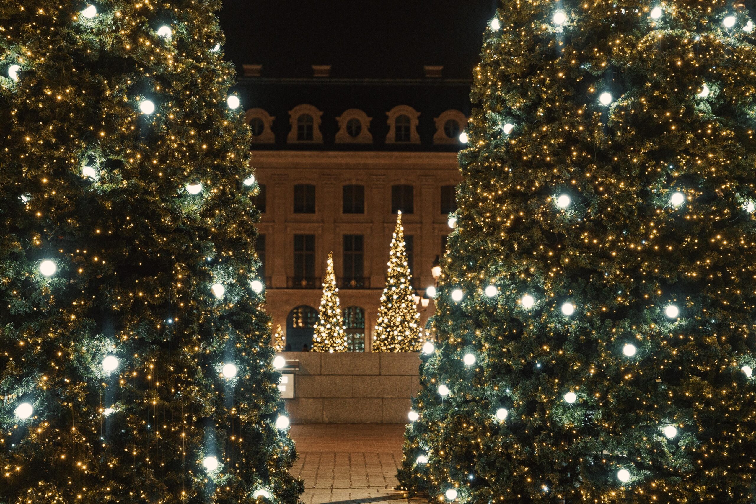 découvrez les meilleures idées de décoration de noël extérieur pour 2025 afin de transformer votre maison en un véritable paradis hivernal éclatant et festif.