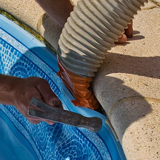 découvrez comment changer facilement le liner de votre piscine grâce à nos conseils pratiques et étapes simples pour réussir votre rénovation.