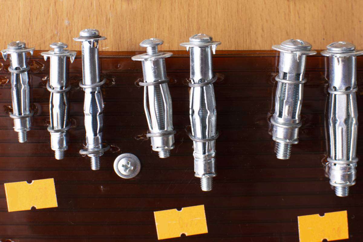 découvrez comment choisir et utiliser les chevilles molly pour placoplatre afin d'assurer une fixation solide et sécurisée dans vos travaux de bricolage.
