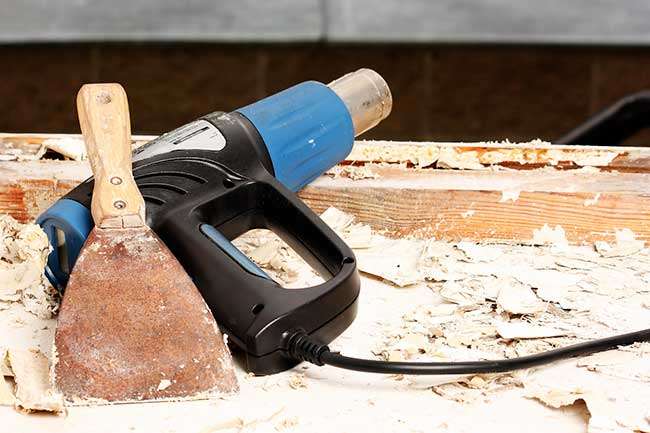 découvrez des méthodes efficaces de décapage de peinture qui préservent la surface sans l'endommager, pour un résultat propre et durable.