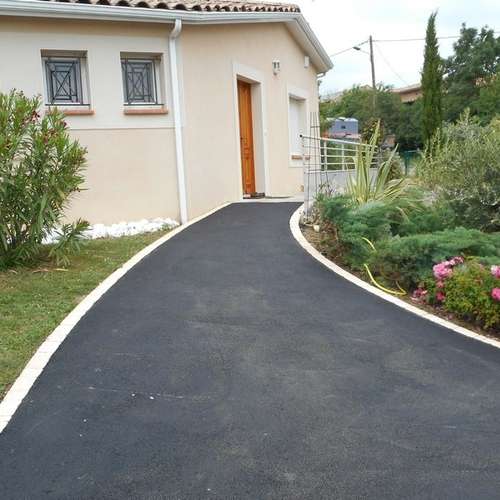 découvrez nos services professionnels de goudronnage d’allée extérieur pour améliorer l’aspect et la durabilité de vos espaces extérieurs. qualité et expertise garanties.