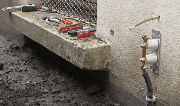 apprenez à installer une mise à la terre efficace pour garantir la sécurité électrique de vos installations et protéger vos équipements contre les surtensions.