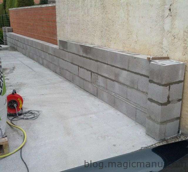 apprenez à monter un mur en parpaing étape par étape avec nos conseils pratiques pour réussir votre chantier de construction ou de rénovation.