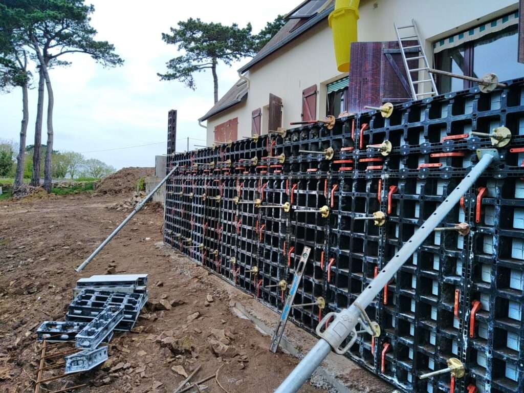 découvrez nos solutions pour un mur de soutènement solide, durable et adapté à vos besoins de construction et d'aménagement extérieur.