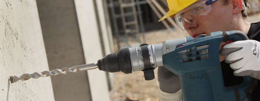 découvrez nos techniques et outils pour percer le béton facilement et en toute sécurité, assurant précision et protection optimale lors de vos travaux.