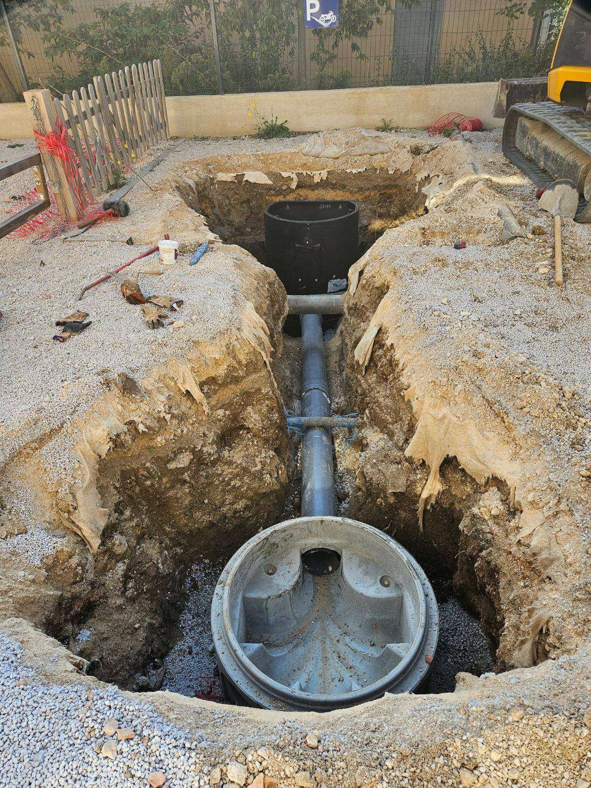 découvrez les démarches à suivre et les coûts associés au raccordement tout-à-l’égout pour votre habitation. guide complet pour faciliter vos travaux de plomberie.