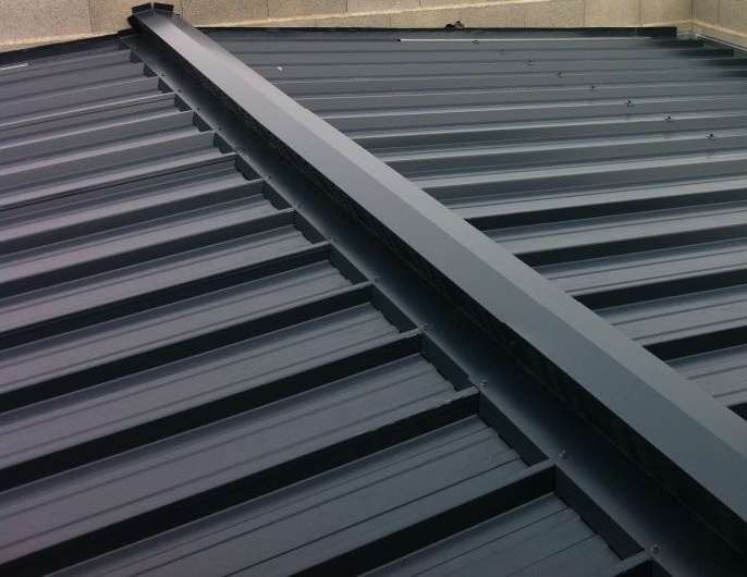 découvrez les avantages d'une toiture en bac acier et les conseils essentiels pour son entretien afin d'assurer durabilité et esthétique à votre bâtiment.