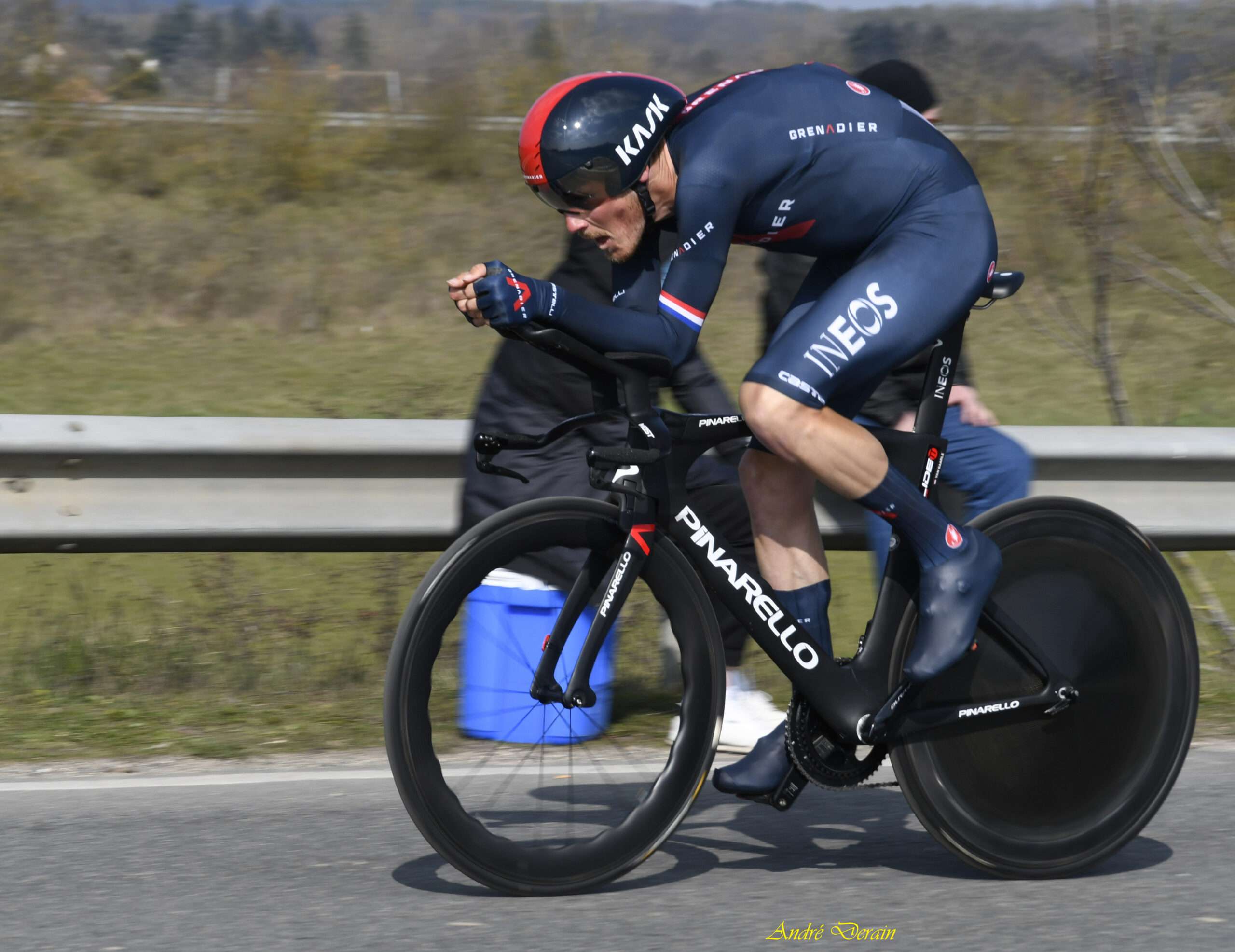 découvrez le parcours inspirant et les exploits impressionnants de dylan van baarle, cycliste professionnel reconnu pour ses performances exceptionnelles.